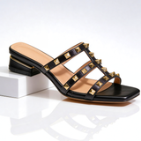 ONNA | Sandalia con tachuelas